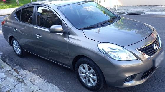 NISSAN VERSA 1.6 16V FLEX SL 4P MANUAL NISSAN VERSA 1.6 16V FLEX SL 4P MANUAL